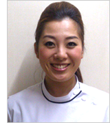 歯科医師:山岡 梓